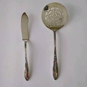 Serving Set Chateau Pattern "Heirloom Plate" by Oneida Silver, Silverplate 1934‎